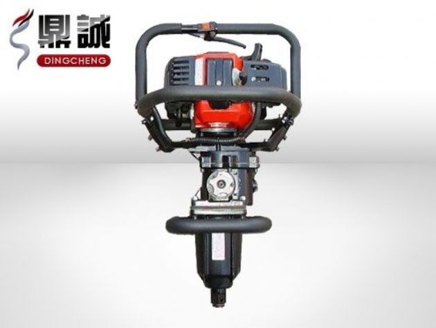 點(diǎn)擊查看詳細(xì)信息<br>標(biāo)題：便攜式內(nèi)燃扳手 閱讀次數(shù)：4626