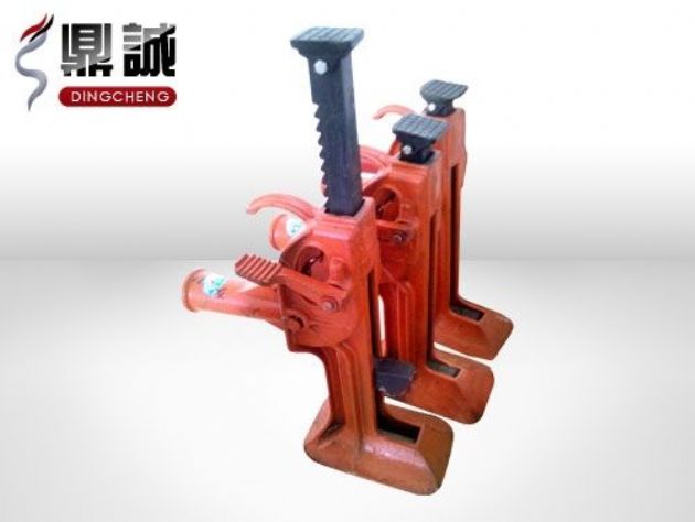 點(diǎn)擊查看詳細(xì)信息<br>標(biāo)題：齒條式起道機(jī) 閱讀次數(shù)：4516