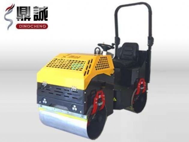 點(diǎn)擊查看詳細(xì)信息<br>標(biāo)題：1噸全液壓振動(dòng)壓路機(jī) 閱讀次數(shù)：13717